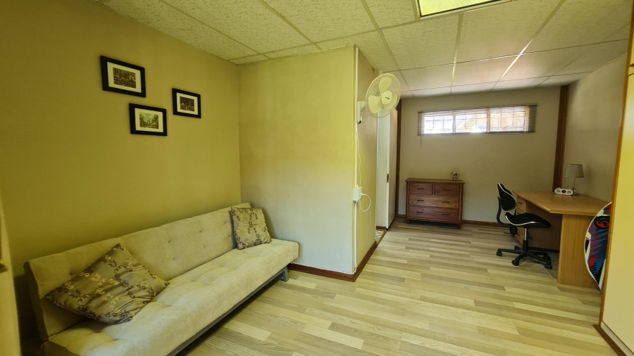 6 Bedroom Property for Sale in Bainsvlei Free State